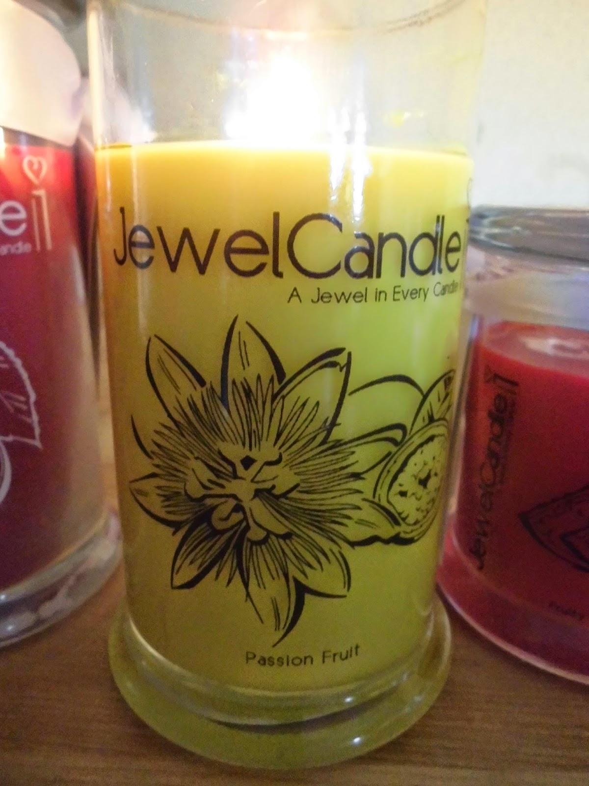 Estilo y hogar Jewel Candle, una joya sorpresa en cada vela.