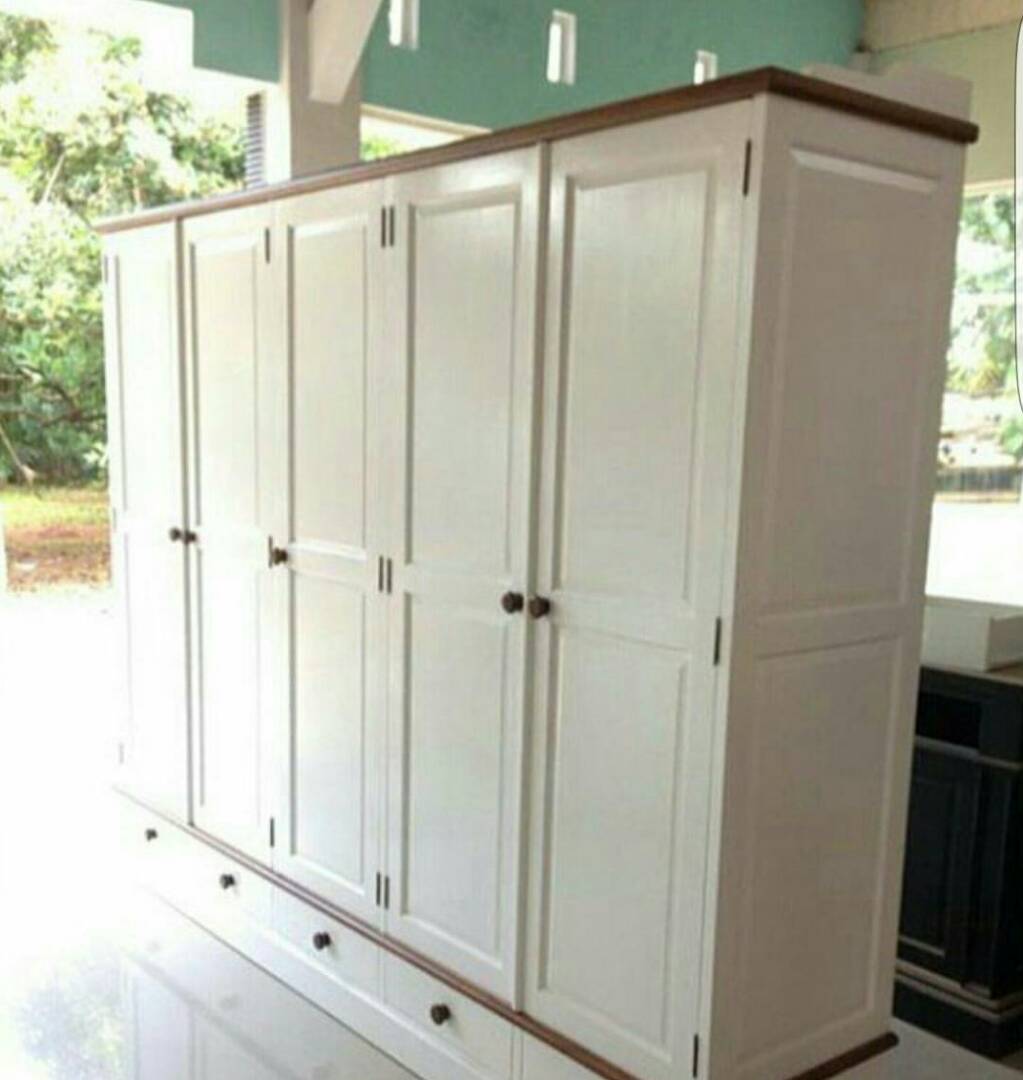 . Makabati ya nguo milango mitano yapo kwa oda