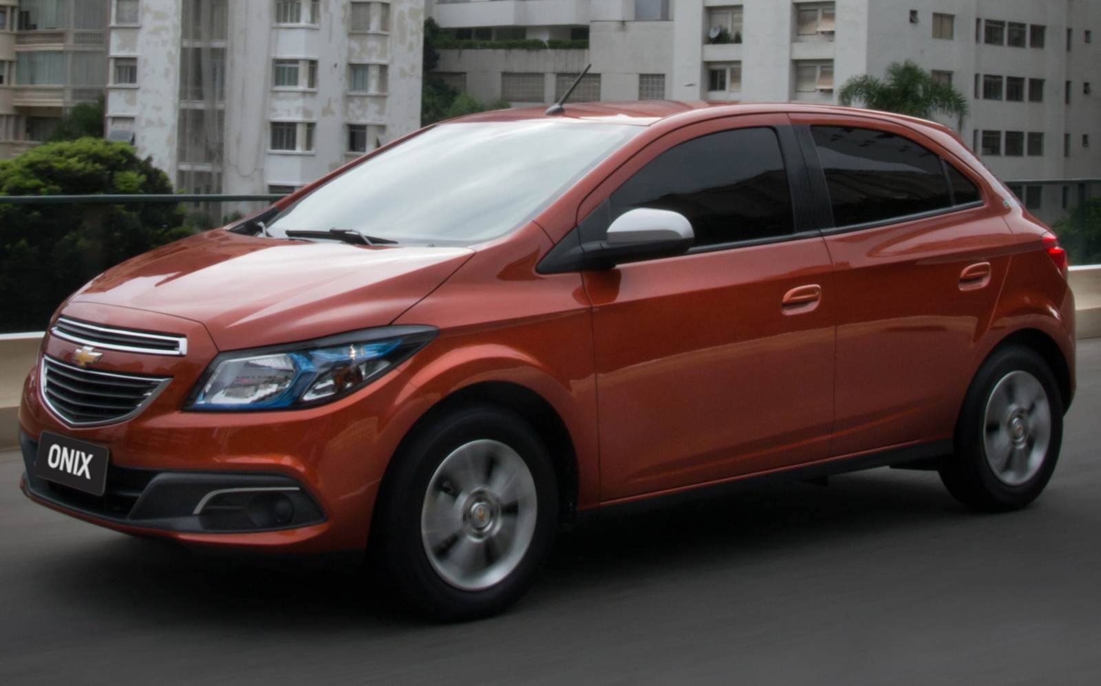 Onix Lollapalooza fotos, preço, vídeo e especificações