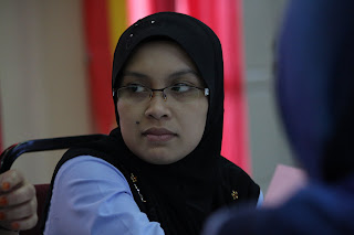 FienaAkie Pejabat Daerah Tanah Klang..