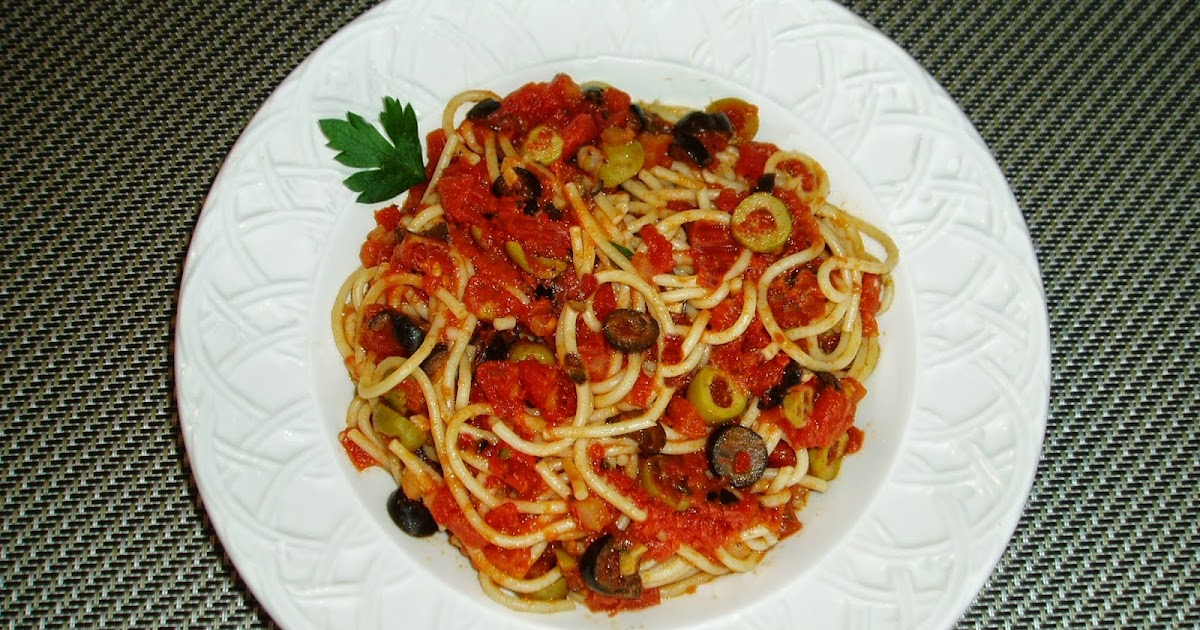 Meatless Mediterranean: Spaghetti with Tomatoes and Mixed Olives