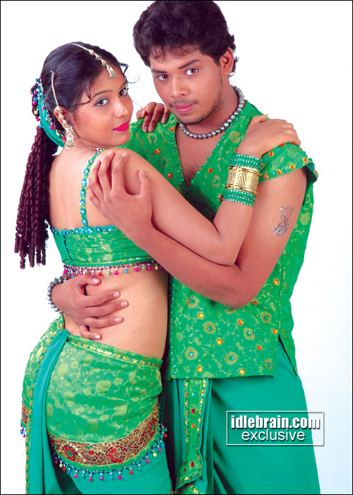 anjali hot saree navel kiss anjali hot saree navel kiss