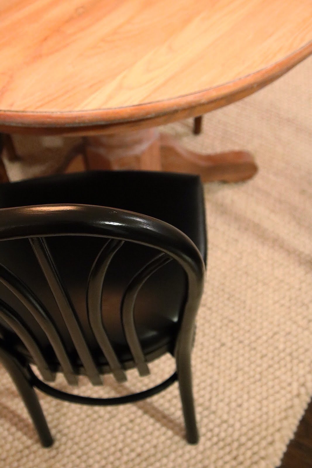 How to Paint Dining Chairs the "Easy Way"