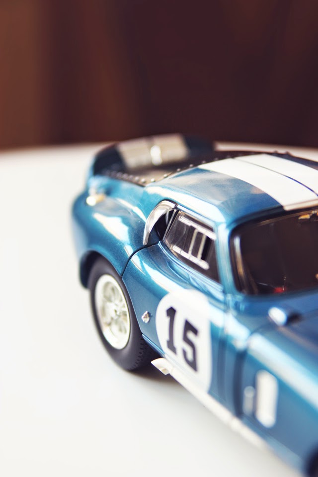 1/18 Yat Ming/Road Signature 1965 Shelby Cobra Daytona Coupe