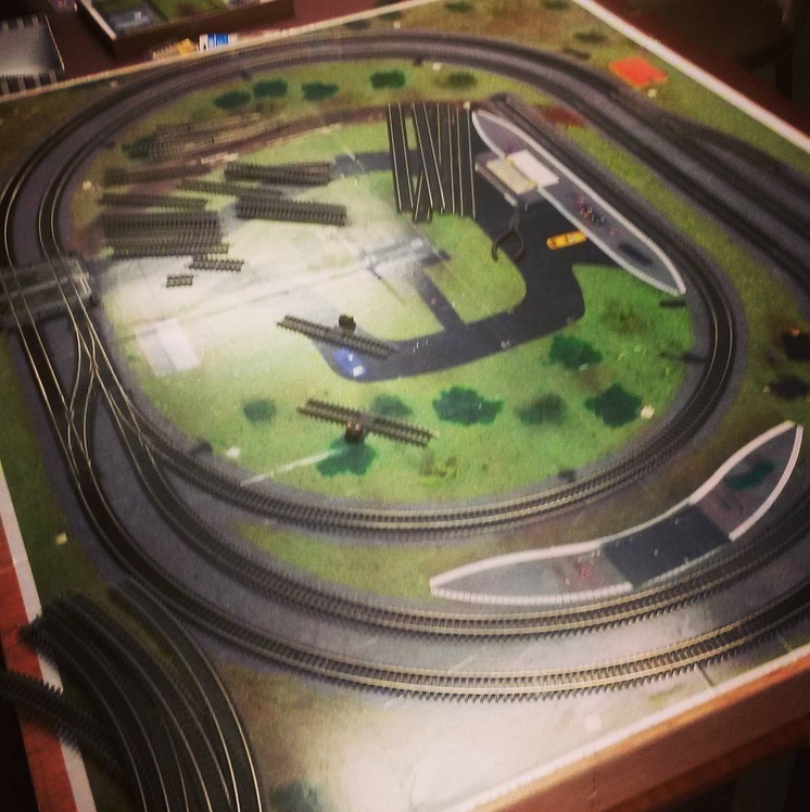 Phil's Workbench Hornby trackmat based layout