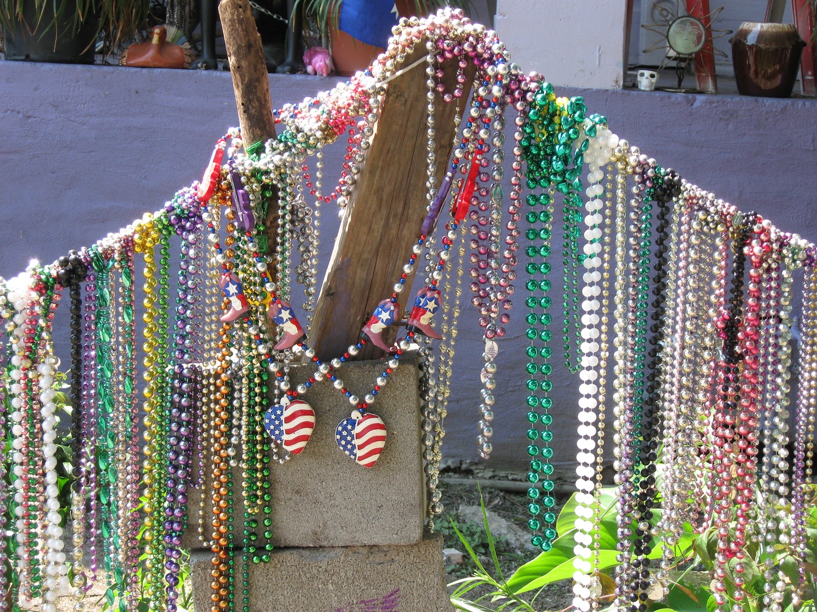 32 Days in NOLA Mardi Gras Throws