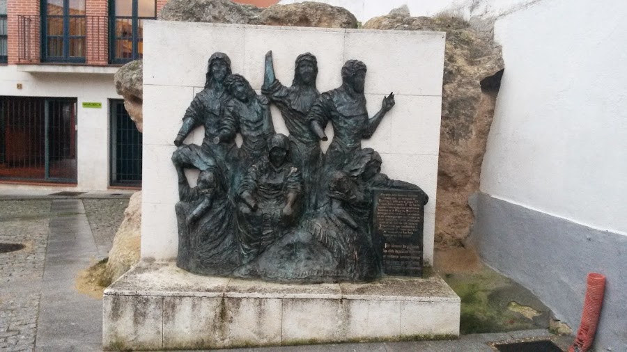 Monumento a las 7 Doncellas, que representa la Leyenda de Simancas.