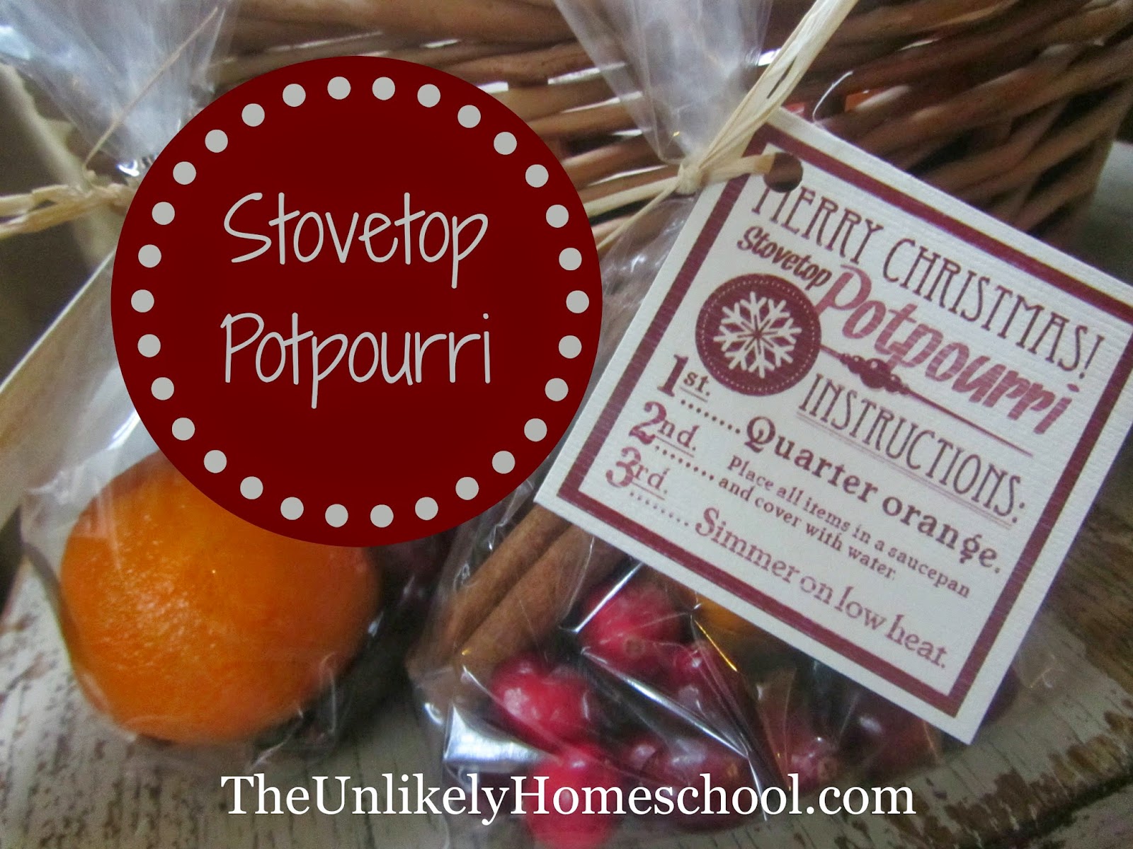 Stovetop Christmas Potpourri (+FREE Printable Tags!)