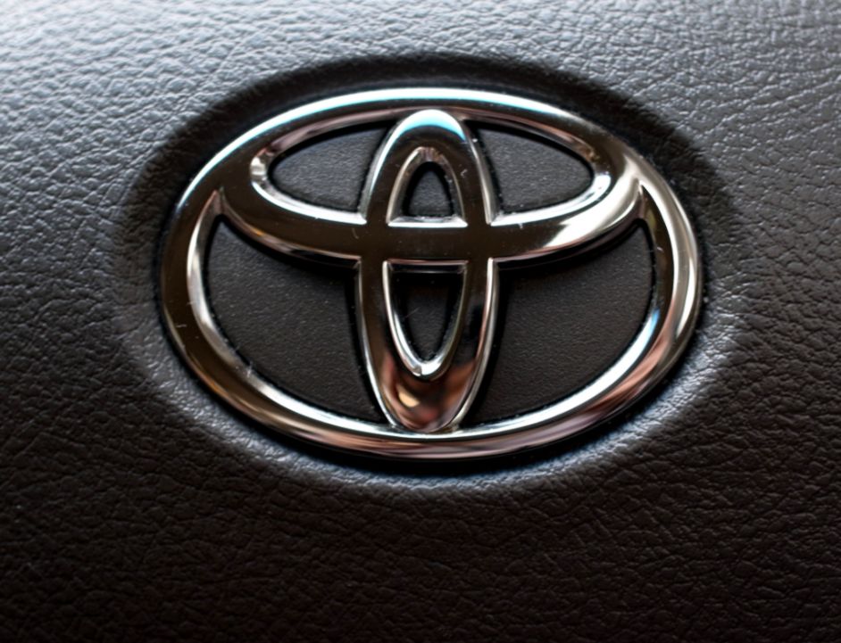 Car toyota logo