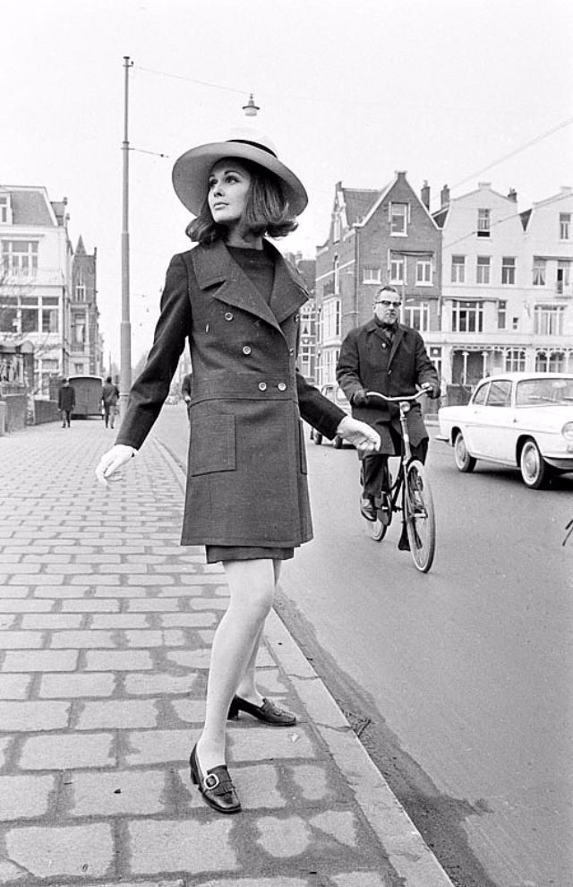 20 Vintage Photos Show Beautiful Women's Fashion of the Late 1960s in