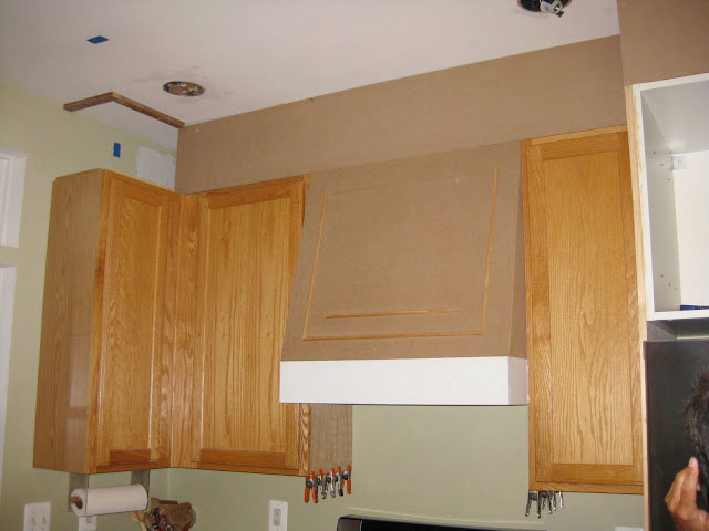 Closing The Space Above The Kitchen Cabinets Remodelando La Casa