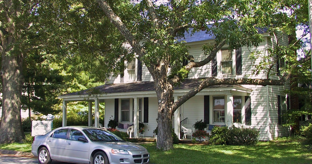 Living the life in SaintAignan The old town of Bath, North Carolina