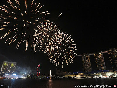 singapour-national-day-vue-parade-feu-artifice-marina-bay