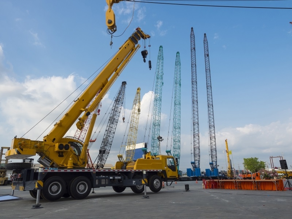 Aussie's Hub Having The Right Crane Services is Crucial For The Safety