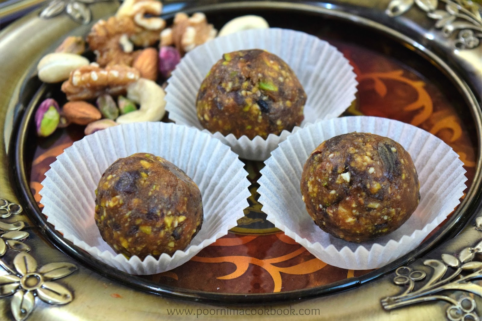 Poornima's Cook Book Dates and Nuts Ladoo / Dry fruits Ladoo No