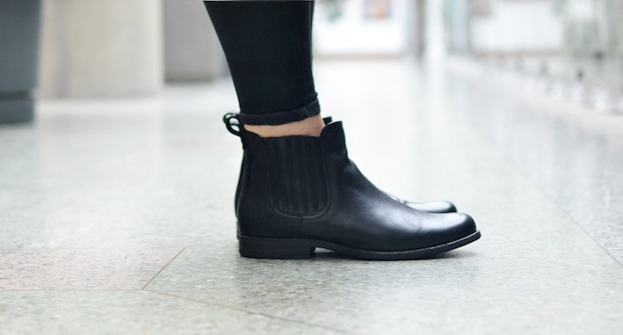 Frye Phillip Chelsea boots Shoeme.ca blogger