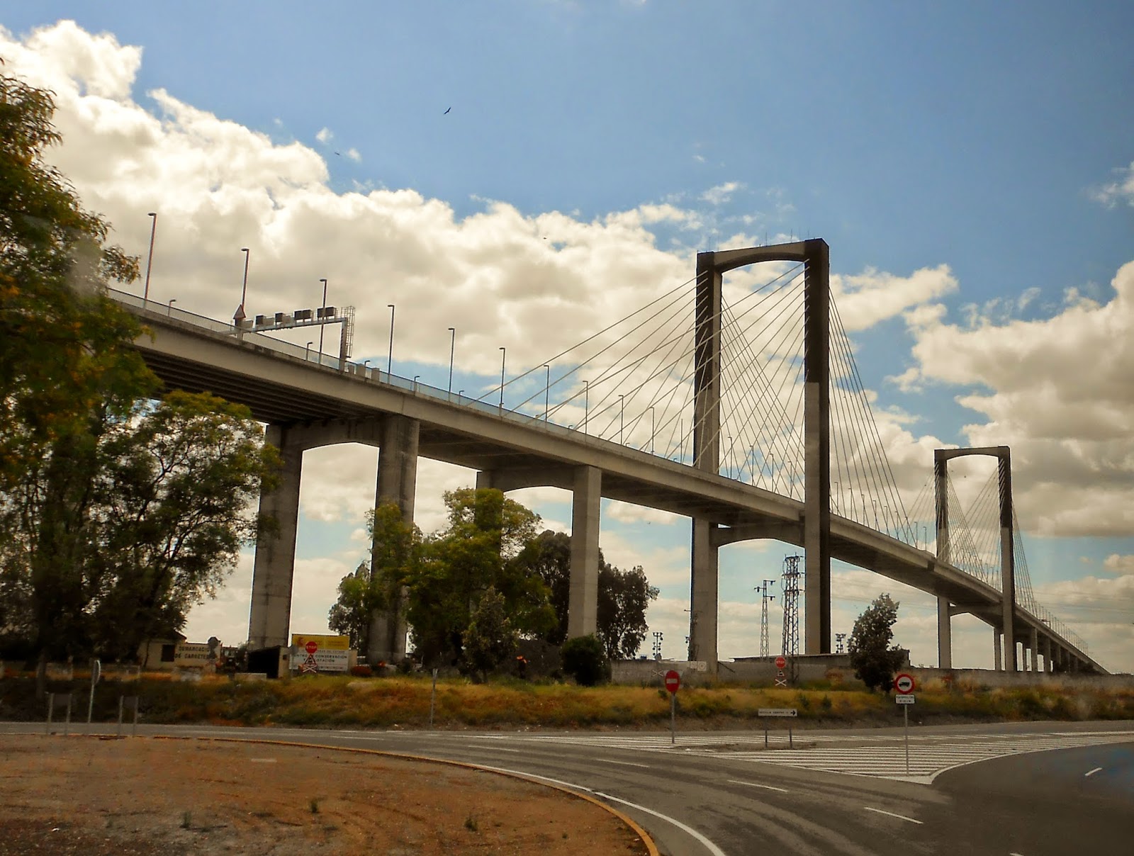 Viajar e descobrir Espanha Sevilha Puente del V Centenario
