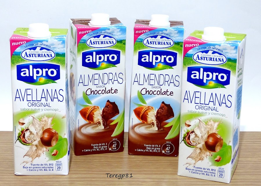 leche de almendras con chocolate y leche de avellanas