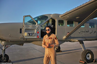 pilot tempur wanita afganistan
