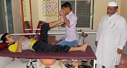 foreign-patient-in-Beed-physiotherapy-center