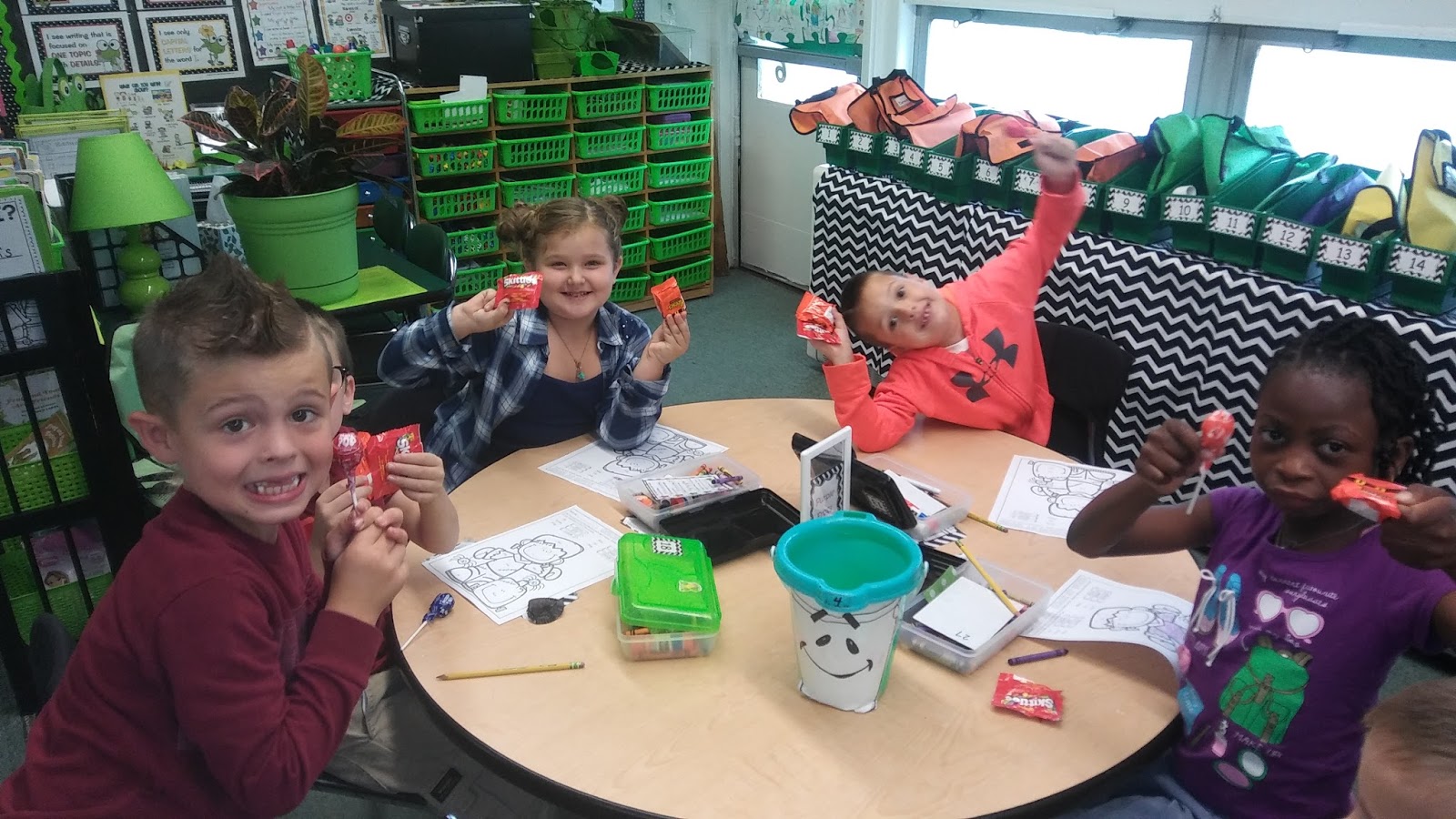 Talking Taylor Schools HOLLAND ELEMENTARY SCHOOL pupils fill their buckets