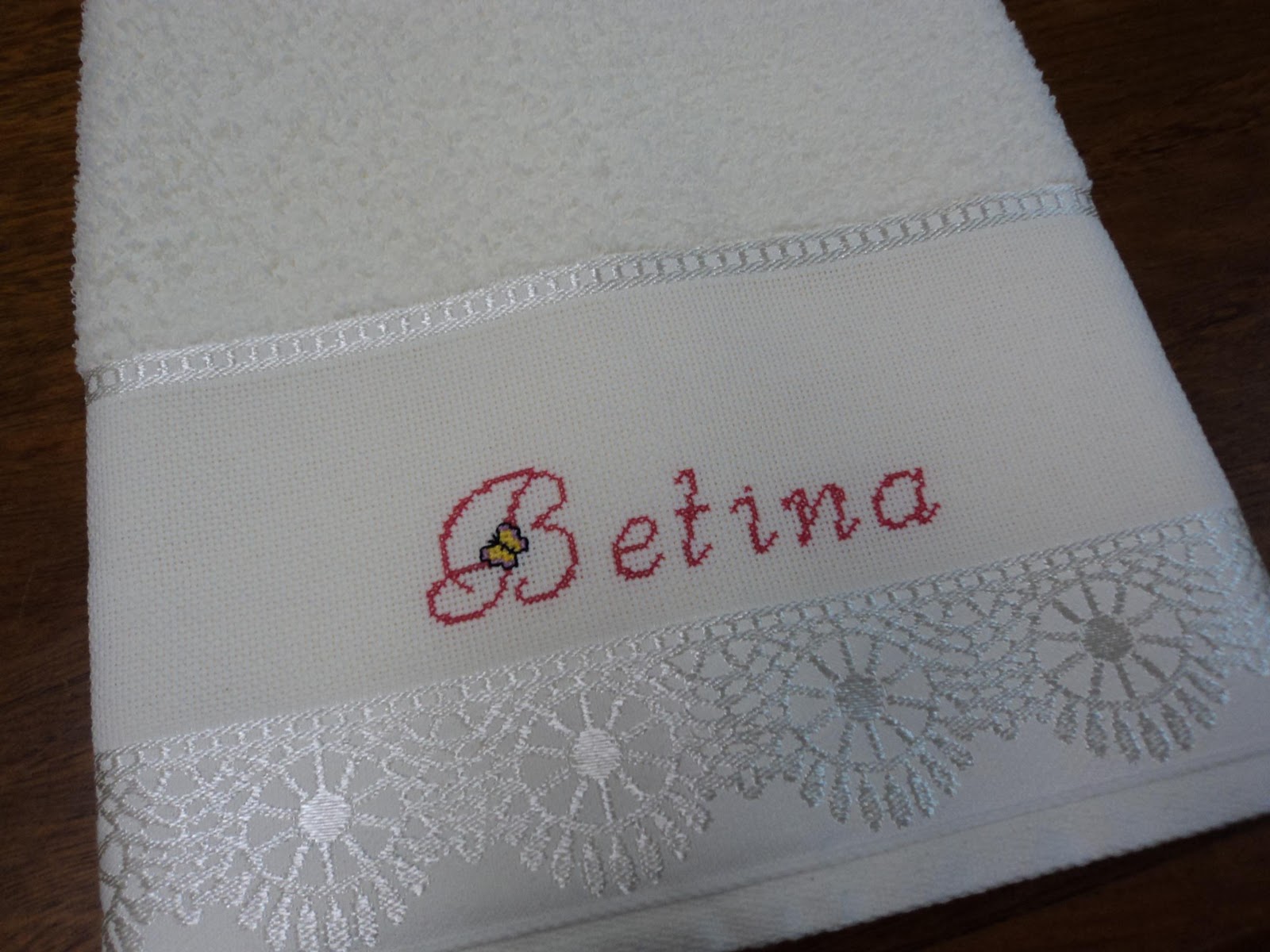 Laurinha - BORDADOS EM PONTO CRUZ: Betina - Ponto Cruz