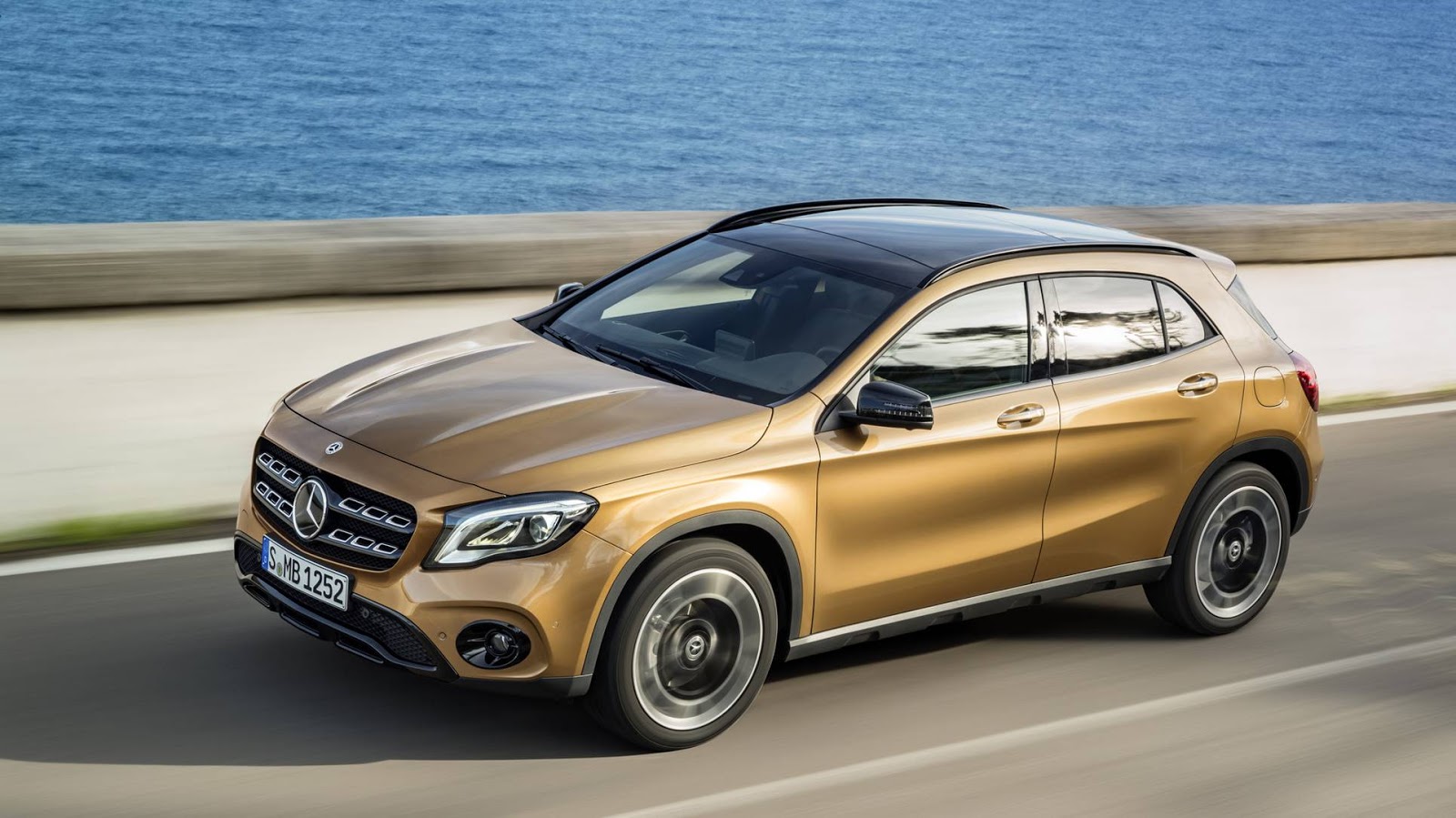 MercedesBenz GLA 2018 fotos e especificações