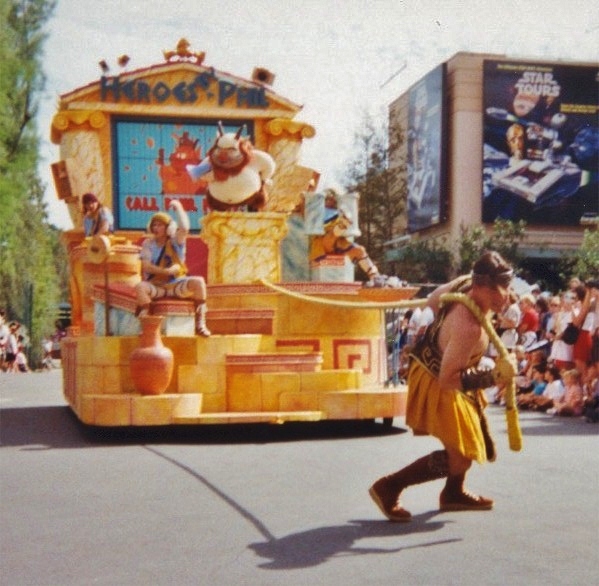 Disney Vacation Kingdom: Zero To Hero Parade