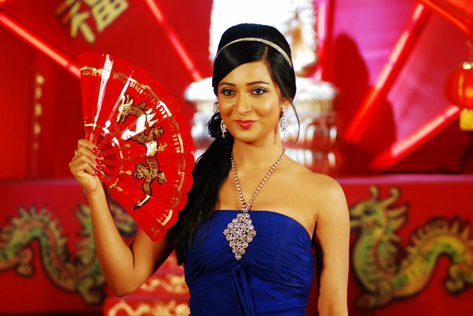 954px x 639px - Radhika Pandit s POSES Stunning and Beautiful, Have a Glance