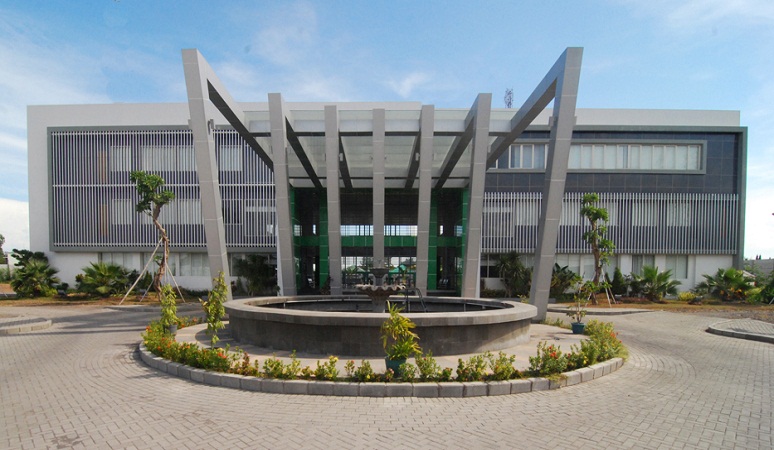 STIE Perbanas Surabaya.