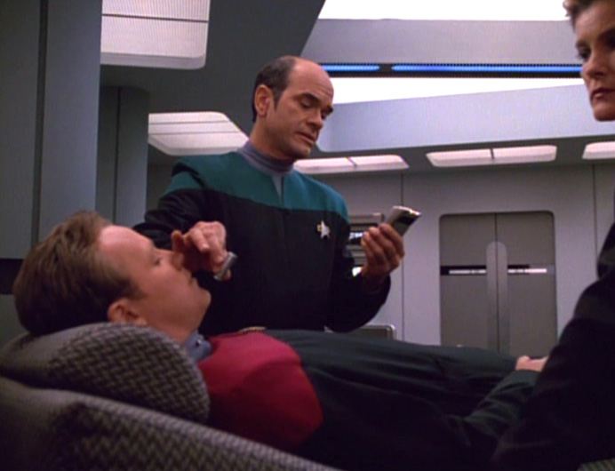 Addicted to Star Trek Episode Review Threshold (Voyager, Season 2)