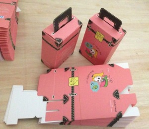 Best Custom Design Packaging Boxes: Offer custom handle boxes packaging ...