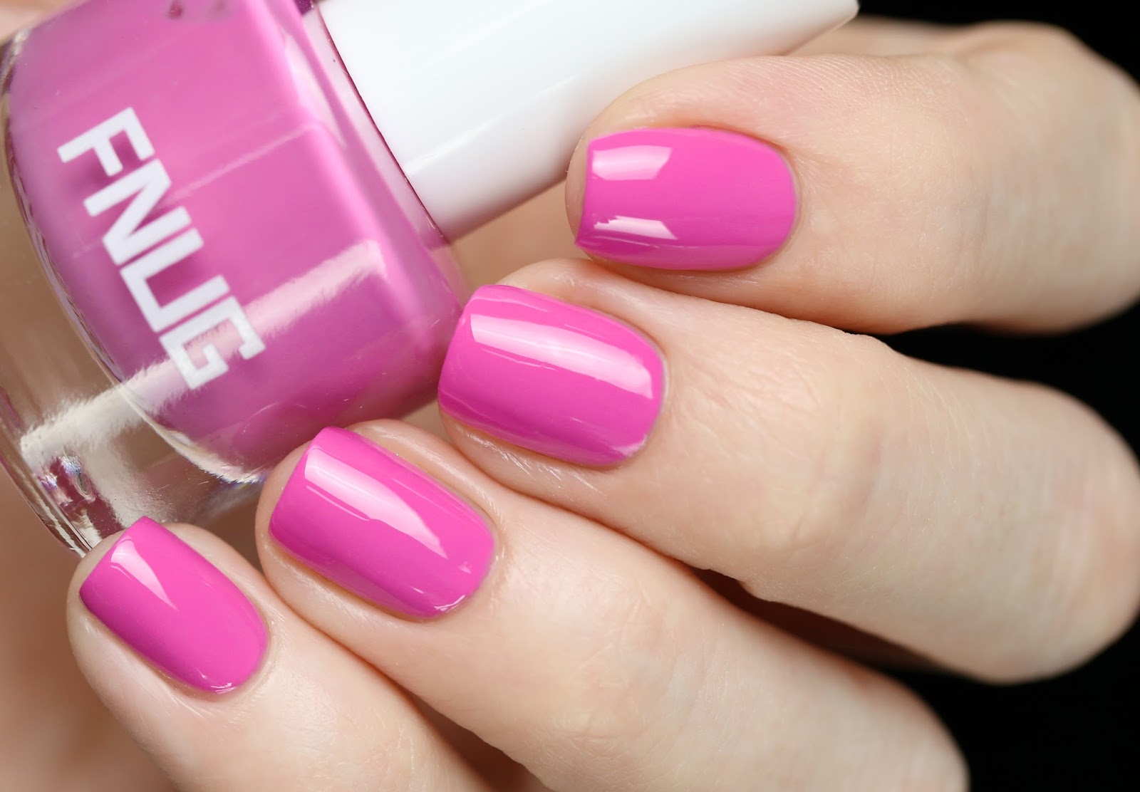Маникюр цвет лака для ногтей. Розовые ногти. Розовый лак для ногтей. Маникюр розового цвета. Яркий розовый маникюр.