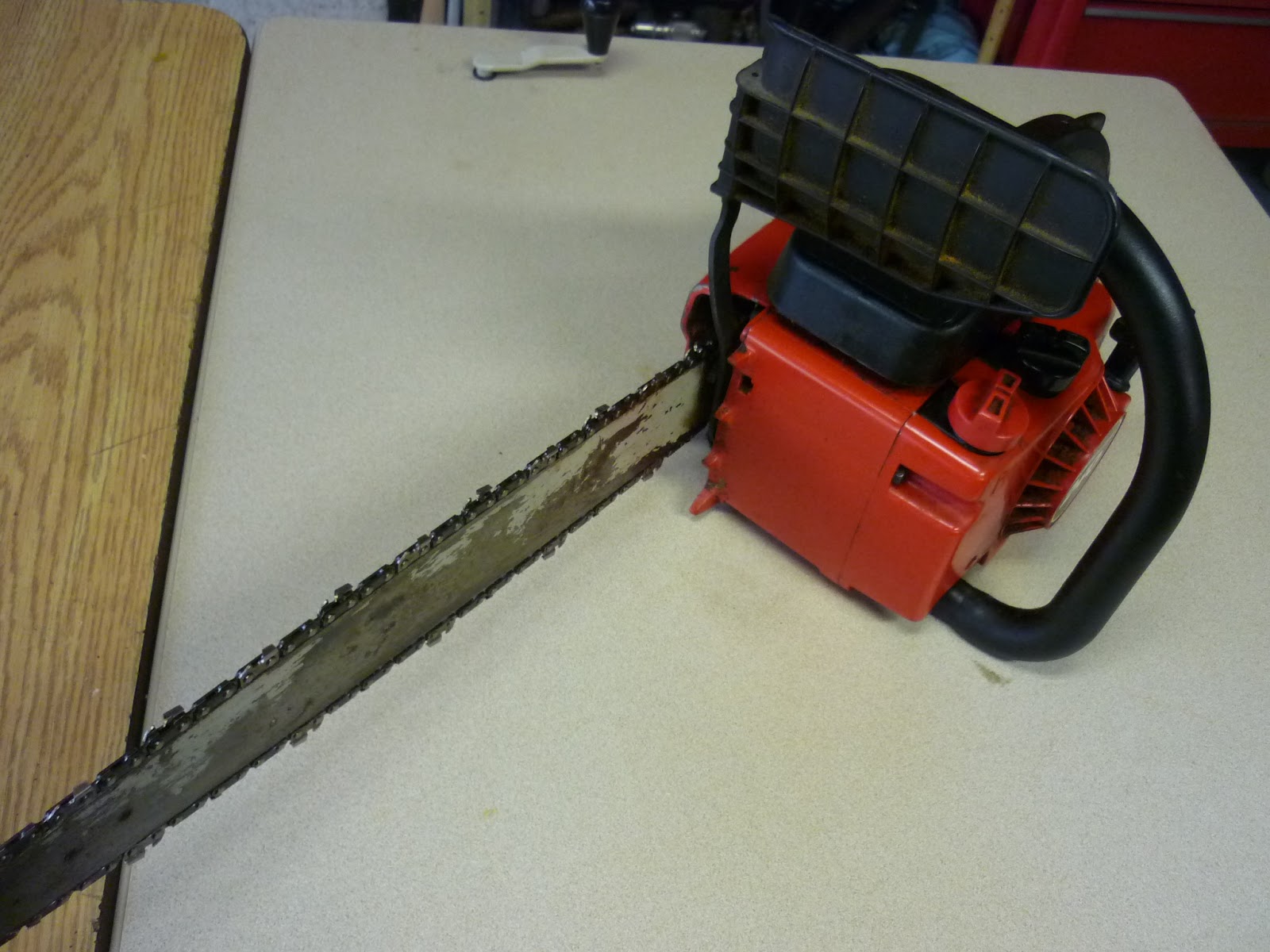 VINTAGE CHAINSAW COLLECTION HOMELITE 240.