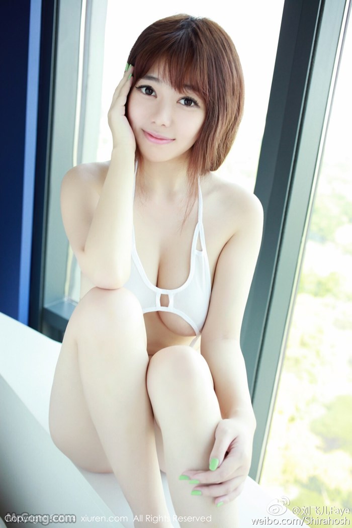 Beautiful Faye (刘 飞儿) and super-hot photos on Weibo (595 photos)
