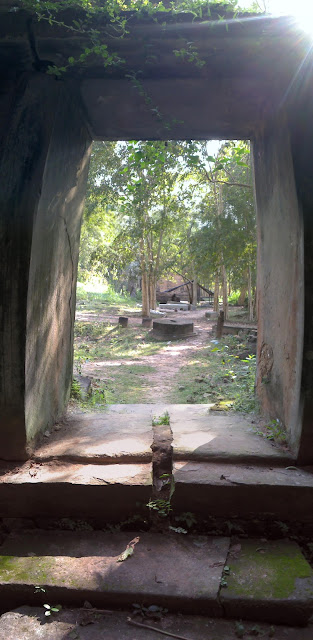 Entrando a los templos de Sambor Prei Kuk Entrando a los templos de Sambor Prei Kuk en Kompong Thom, Camboya