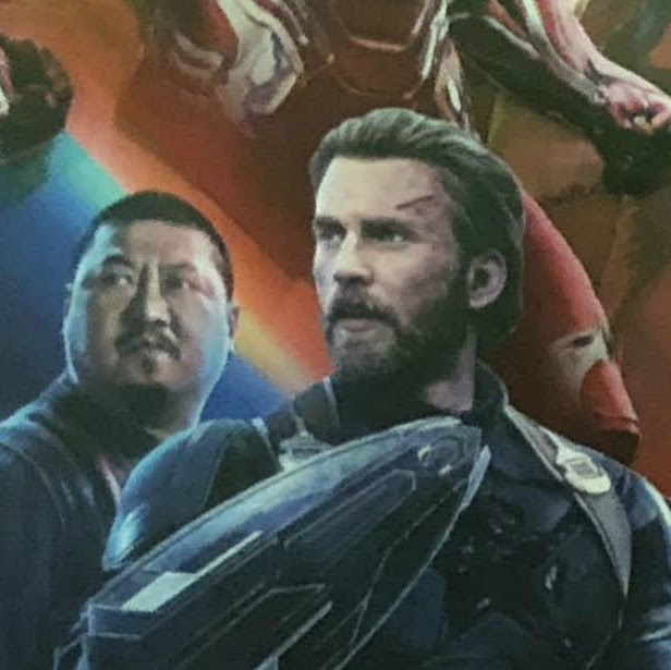 Avengers Infinity War Standee : マーベルのヒーロー大集合映画の最新作「アベンジャーズ : インフィニティ・ウォー」の計23名のヒーローたちが勢ぞろいしたクールなスタンディー ! !