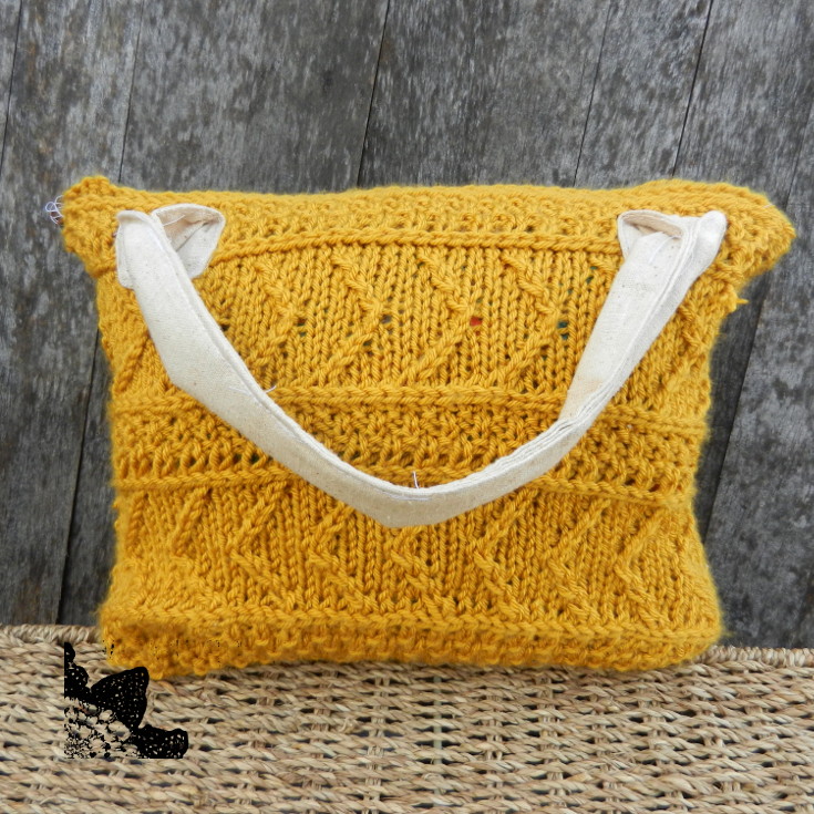 Designs by Diligence How to Add a Zipper and Line a Knit Bag