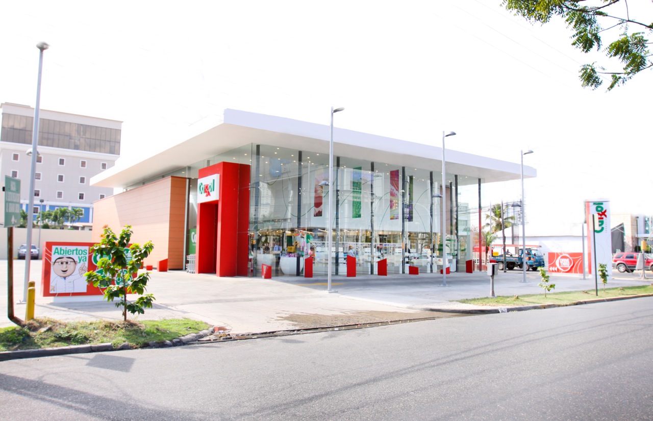 Encuentros RD Farmacia Carol inaugura nueva sucursal