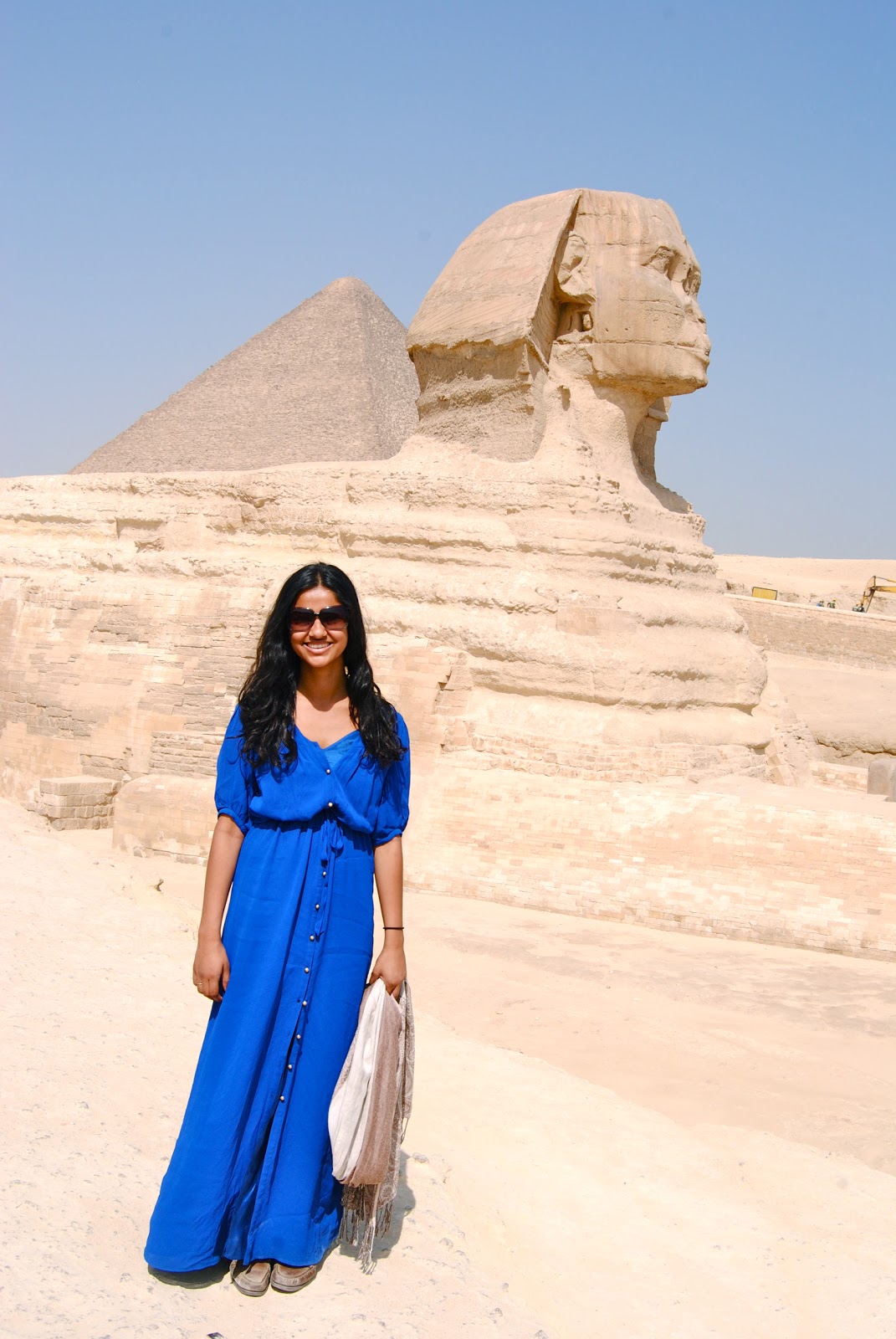 bellas notas This one time when I wore a silk maxi dress in Egypt