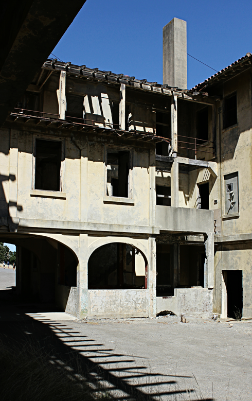 abandoned buildings angel island san francisco