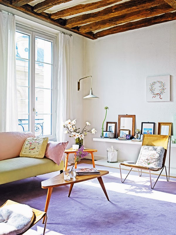 How to Decorate Living Room in a Feminine Way ?