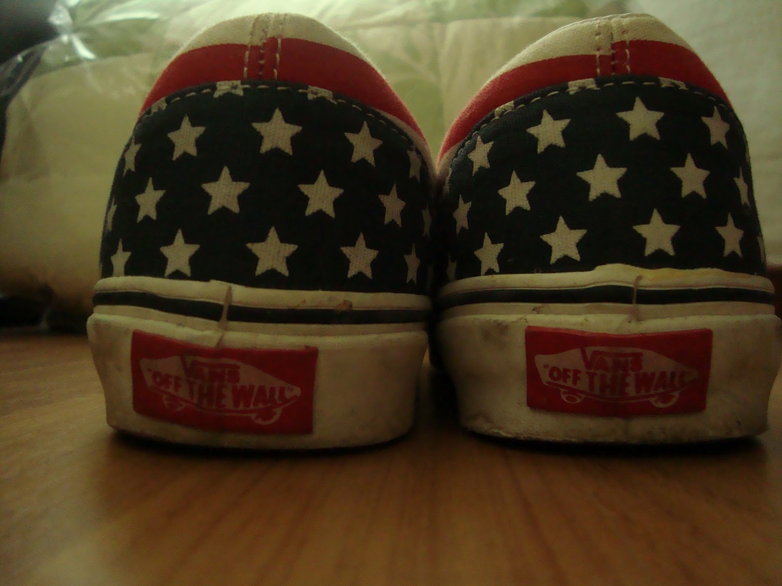 places that sell vans shoes