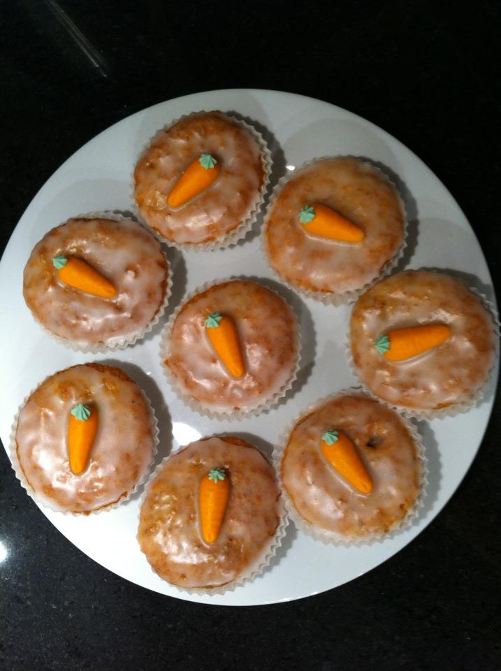 Sarah's Feinschmecker-Blog: Rüebli-Muffins / Rüebli-Torte Sarah's Feinschmecker-Blog: Rüebli-Muffins / Rüebli-Torte