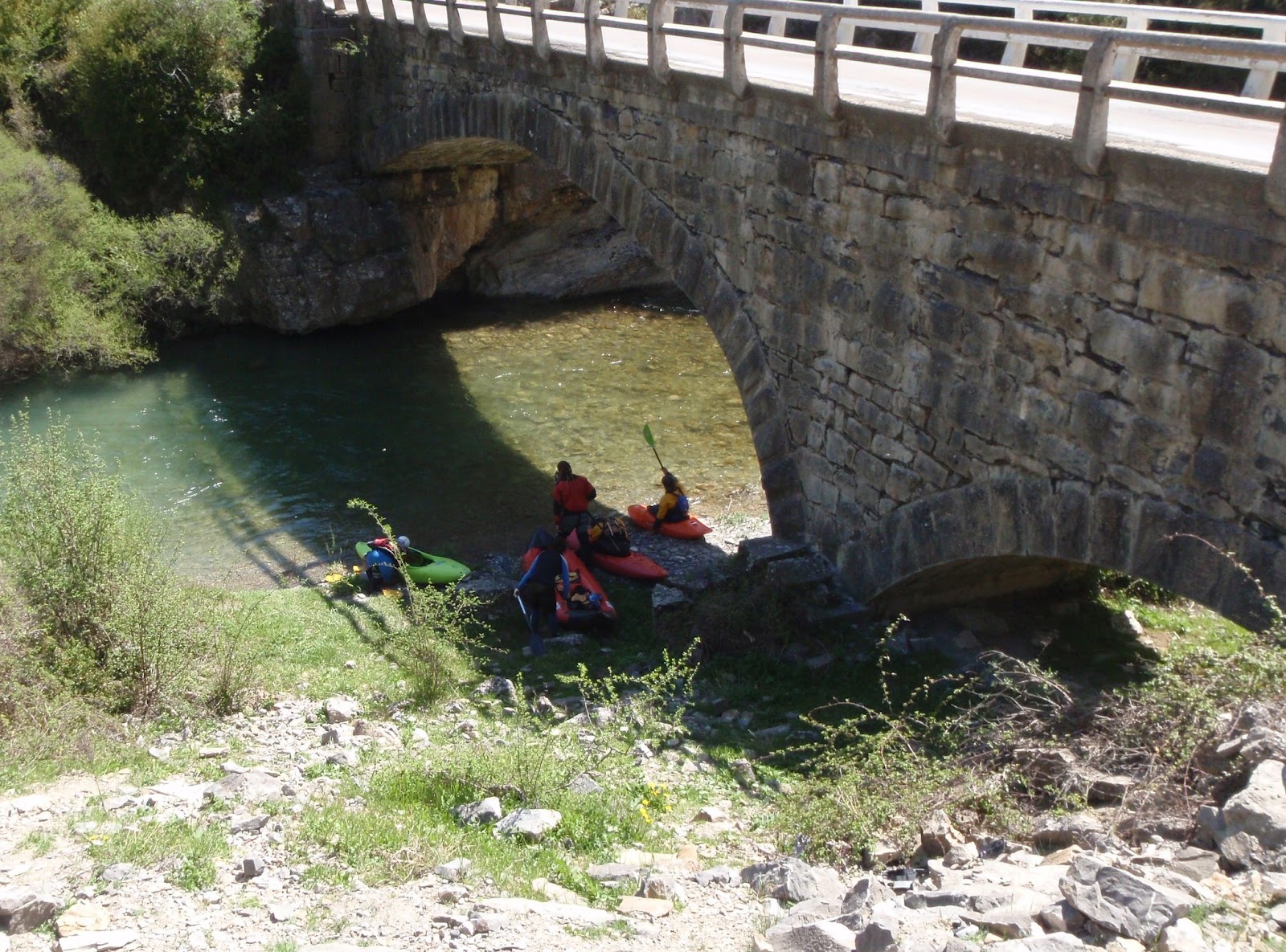 LOS RÍOS TRAEN EL AGUA DE LA VIDA RÍO VERAL 2010