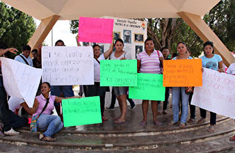 Amoroso Campus Maya; el rector de la UIMQROO y sus profesores mantienen relaciones sentimentales con sus alumnas, denuncian los propios universitarios; se oponen a despido de maestros 