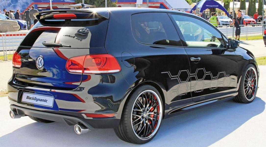 [Resim: Volkswagen+Golf+GTI+Black+Dynamic+2.jpg]