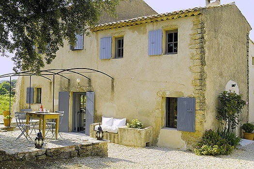 The simplicity of  a beautiful french villa