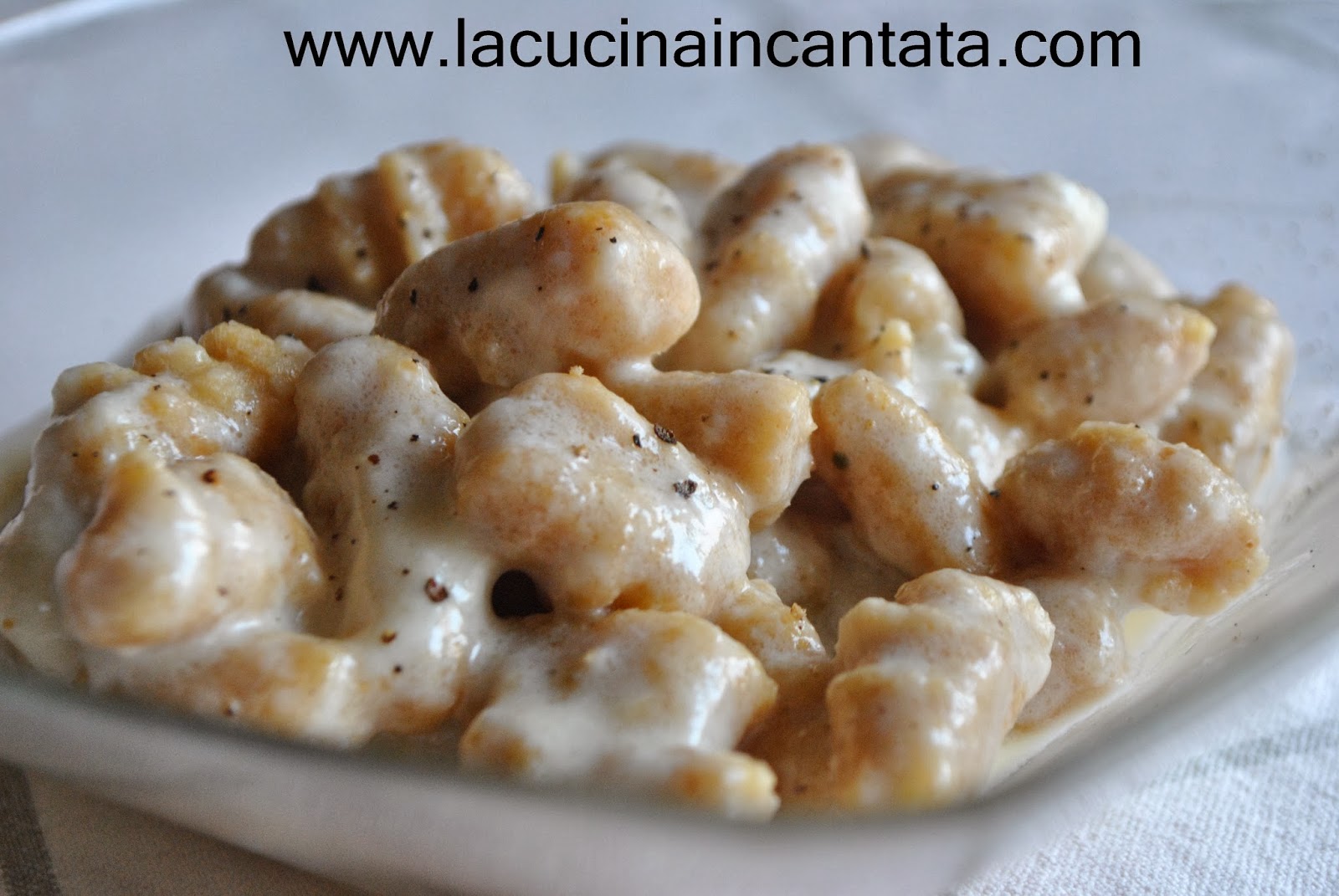 lacucinaincantata gli gnocchi di pane grattugiato....cheap and chic!
