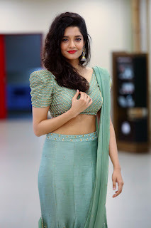 ritika singh neevevaro sm20